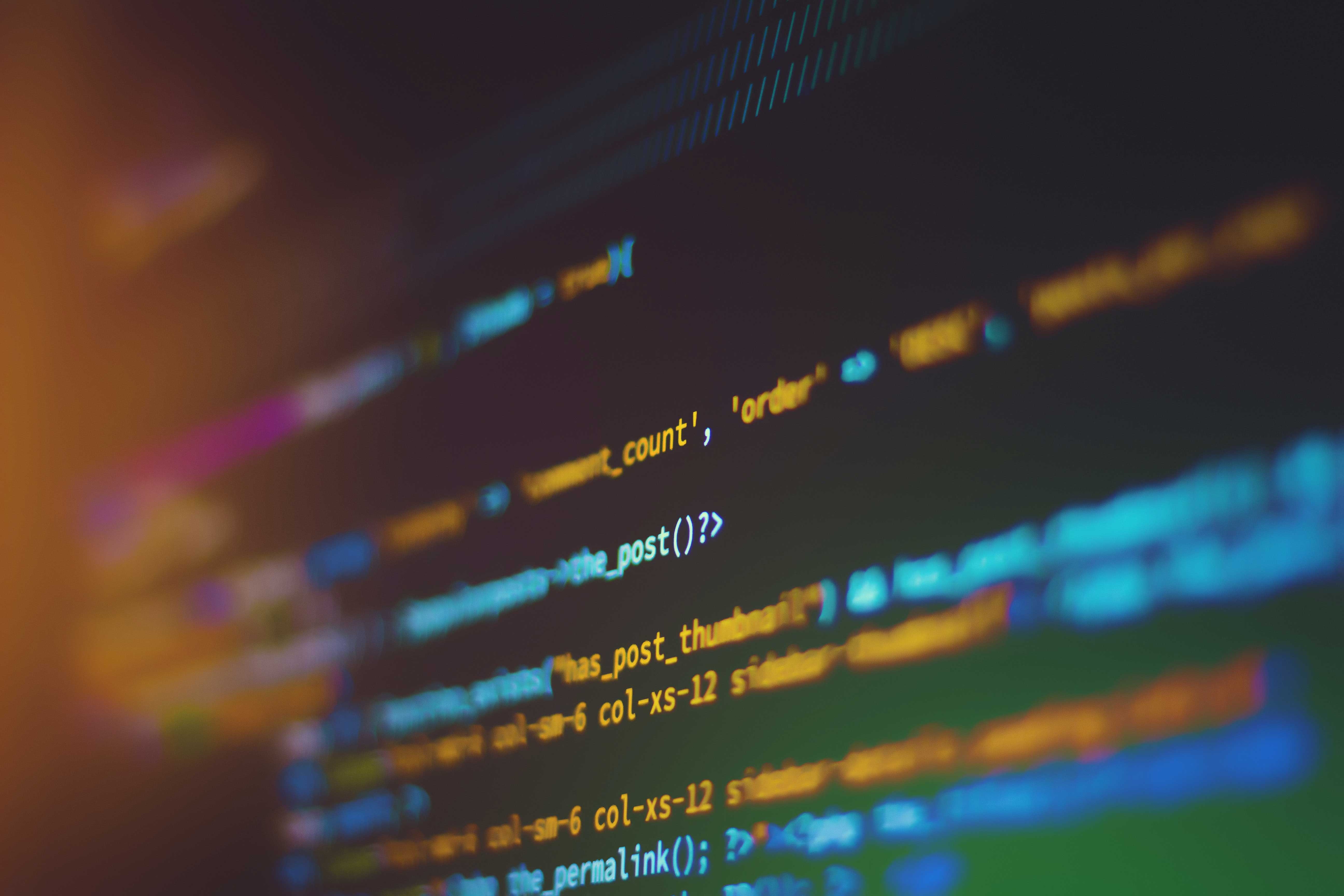 Code javascript sur un écran.